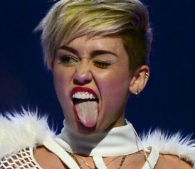 miley cyrus tong